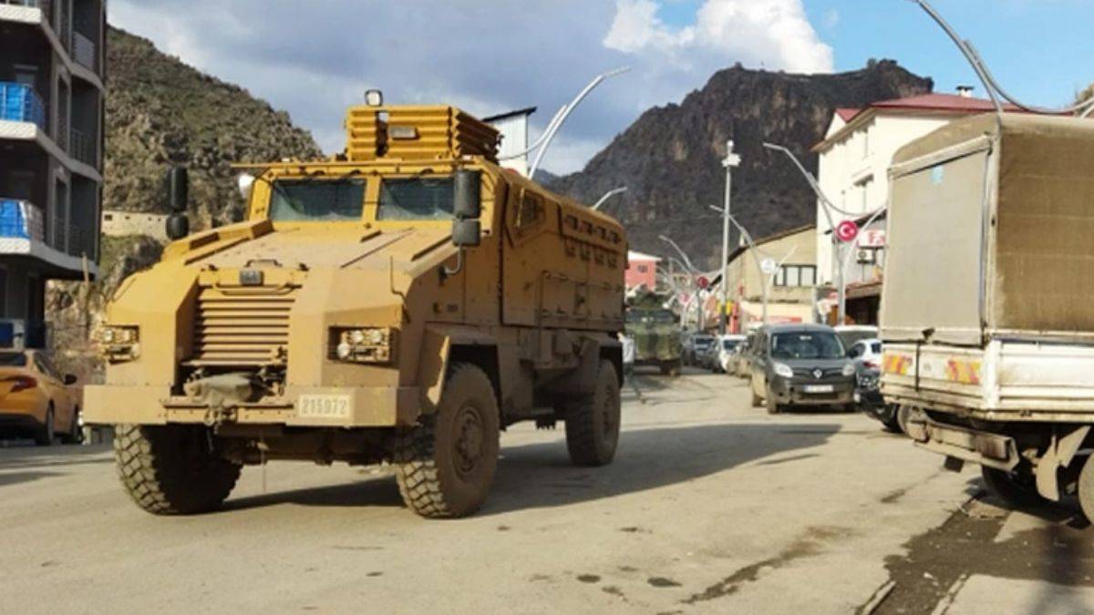 Hakkari sınırına askeri sevkiyat