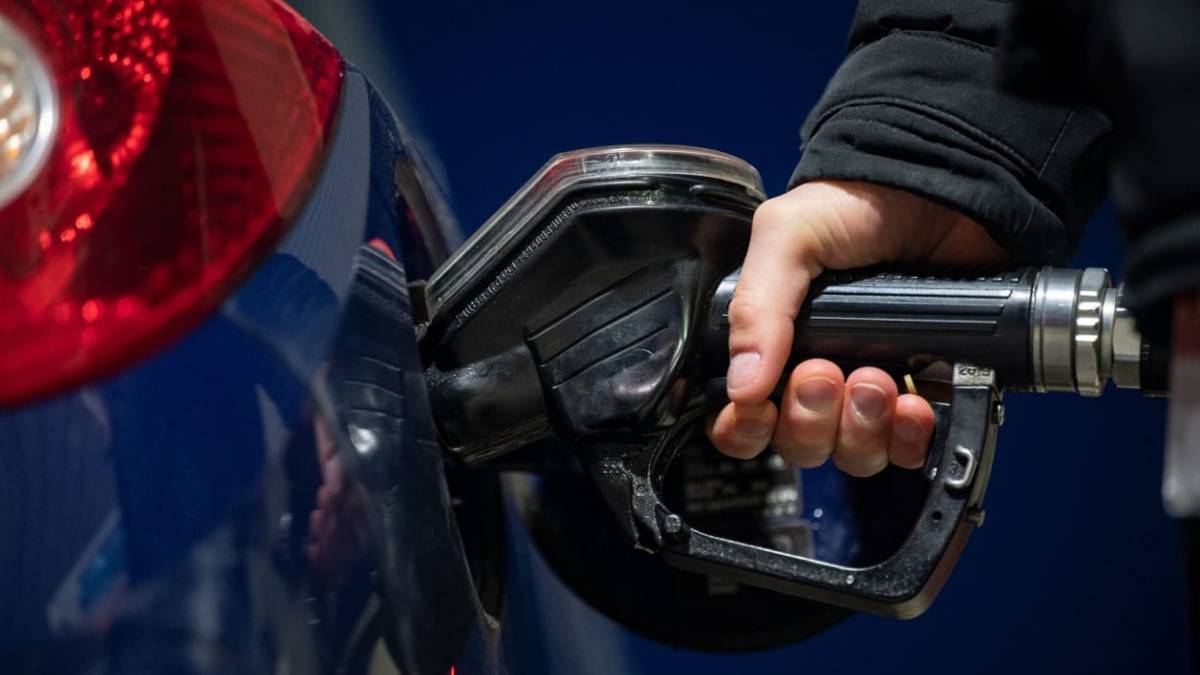 23 Mart benzin ne kadar oldu? Benzine zam mı geldi? Benzine ne kadar zam yapıldı? (23 Mart Çarşamba)