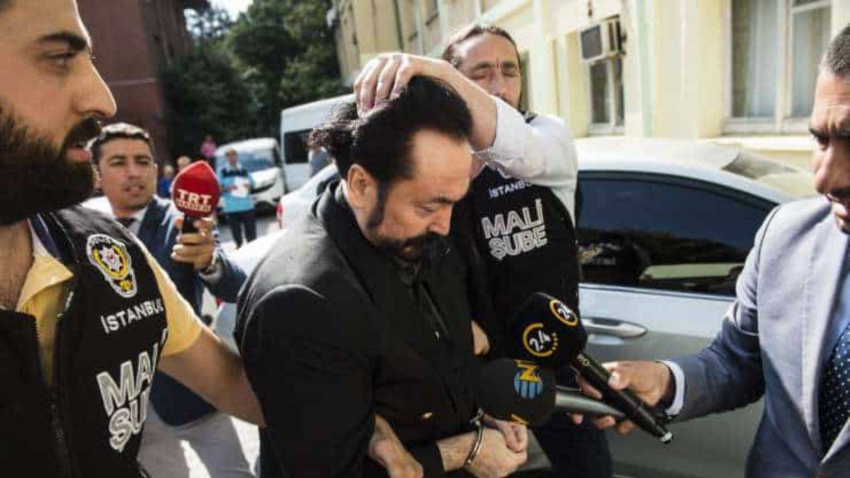 Adnan Oktar davasında 68 tahliye kararı tartışılıyor; mağdurların avukatı konuştu