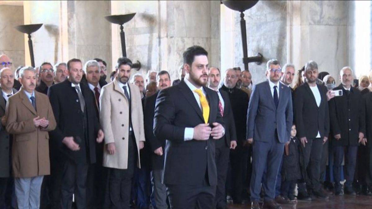 BTP lideri Baş, Anıtkabir'de Atatürk'e dua etti