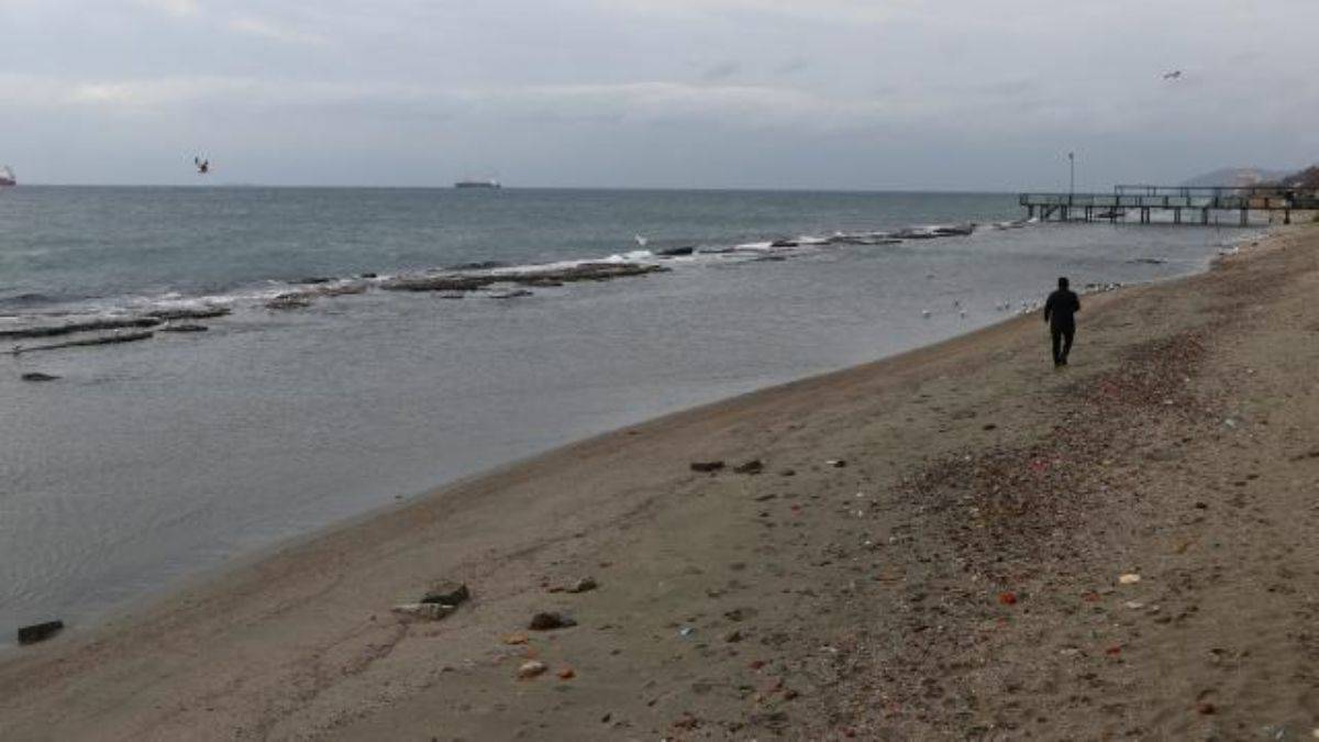 Tekirdağ'da deniz suyu çekildi