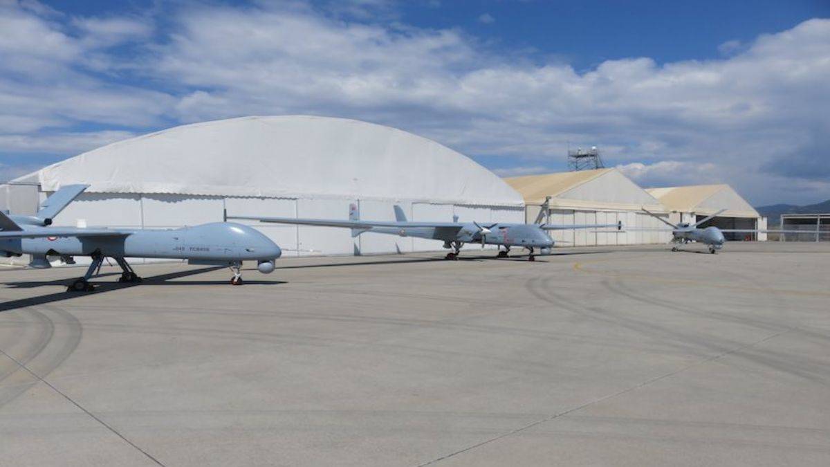 Deniz Kuvvetleri Komutanlığı'na 3 yeni İHA daha teslim edildi