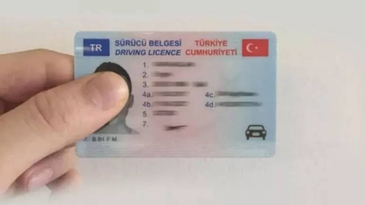 Ehliyet yenileme ücreti ne kadar? Yeni ehliyet almak için istenen belgeler neler? Sağlık raporu isteniyor mu?