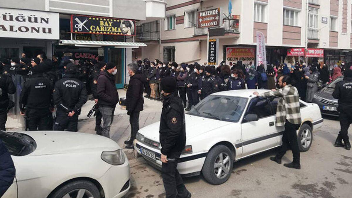 Furkan Vakfı'nın 'izinsiz' toplantısına müdahale