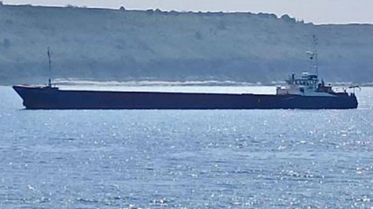 Dev gemi, Çanakkale Boğazı'nda karaya oturdu