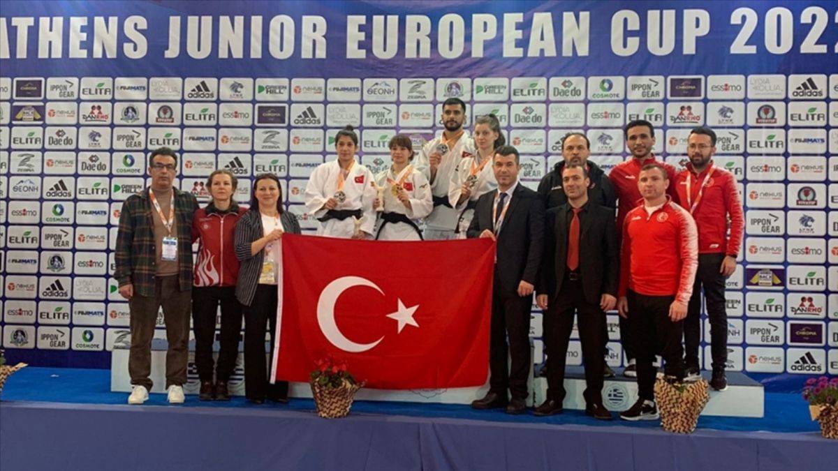 Genç milli judocular 4 madalya kazandı