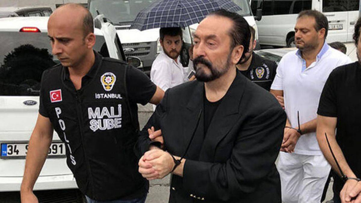 Adnan Oktar'ın avukatlarına operasyon