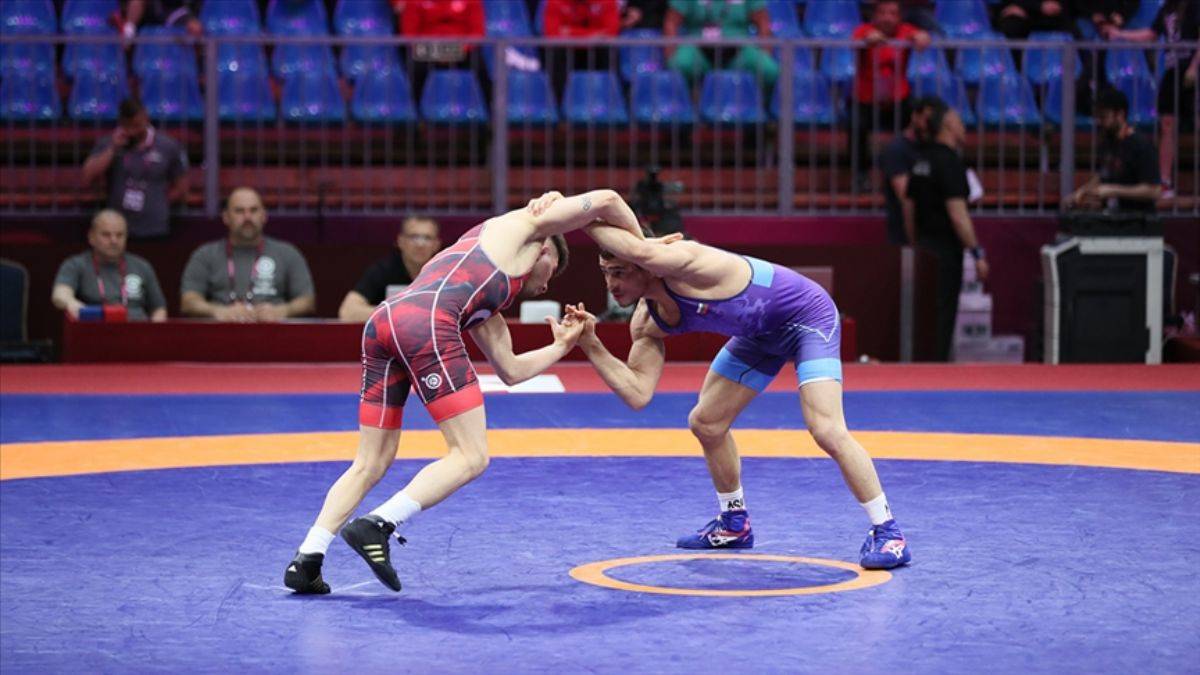 3 milli güreşçi finalde!