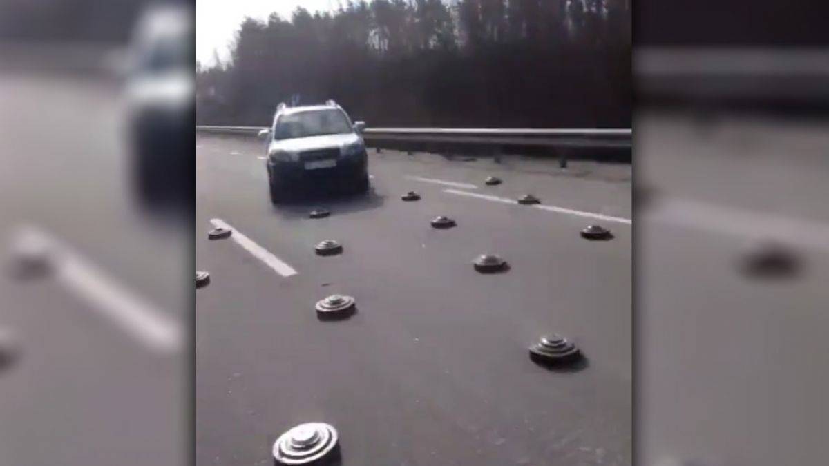 Ukraynalı sivillerin mayınlarla dolu yoldaki zorlu yolculuğu