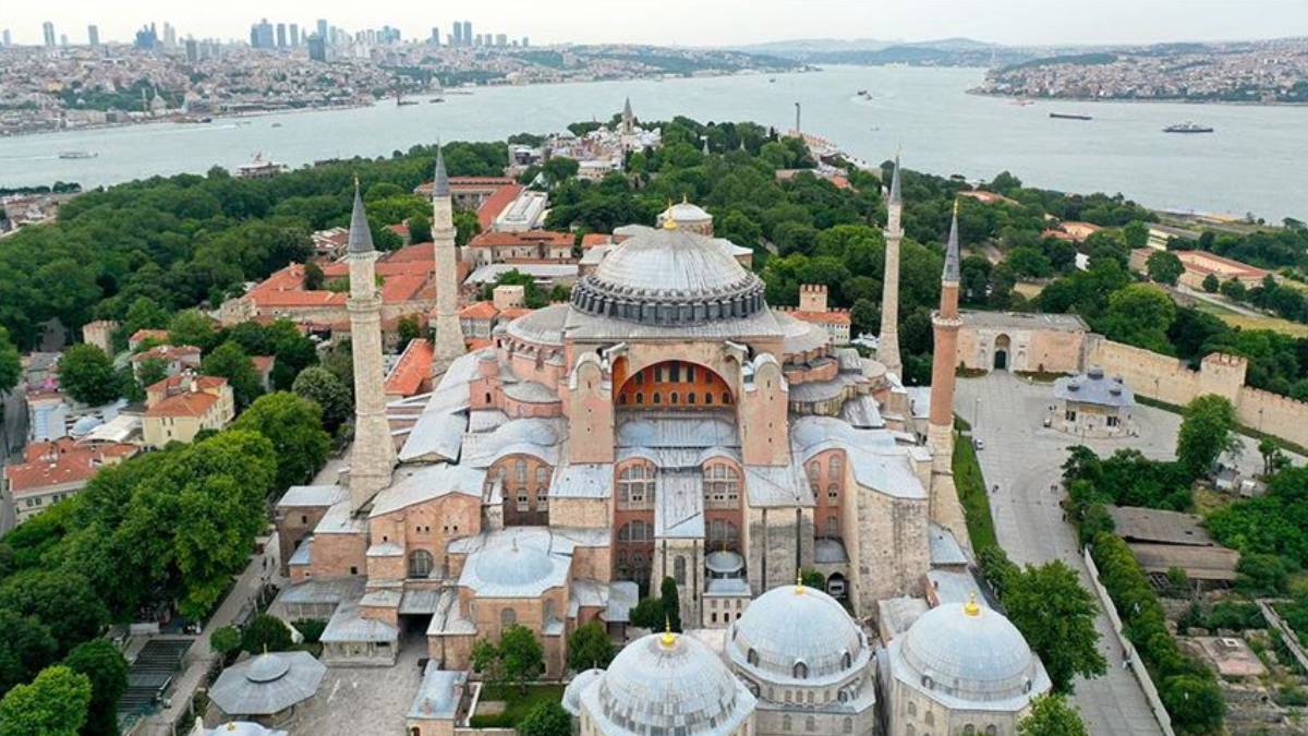 Ayasofya'da teravih kılınacak mı? Ayasofya'da teravih namazına herkes katılabilir mi? Ayasofya'da teravih namazı kaç kişiyle kılınacak?