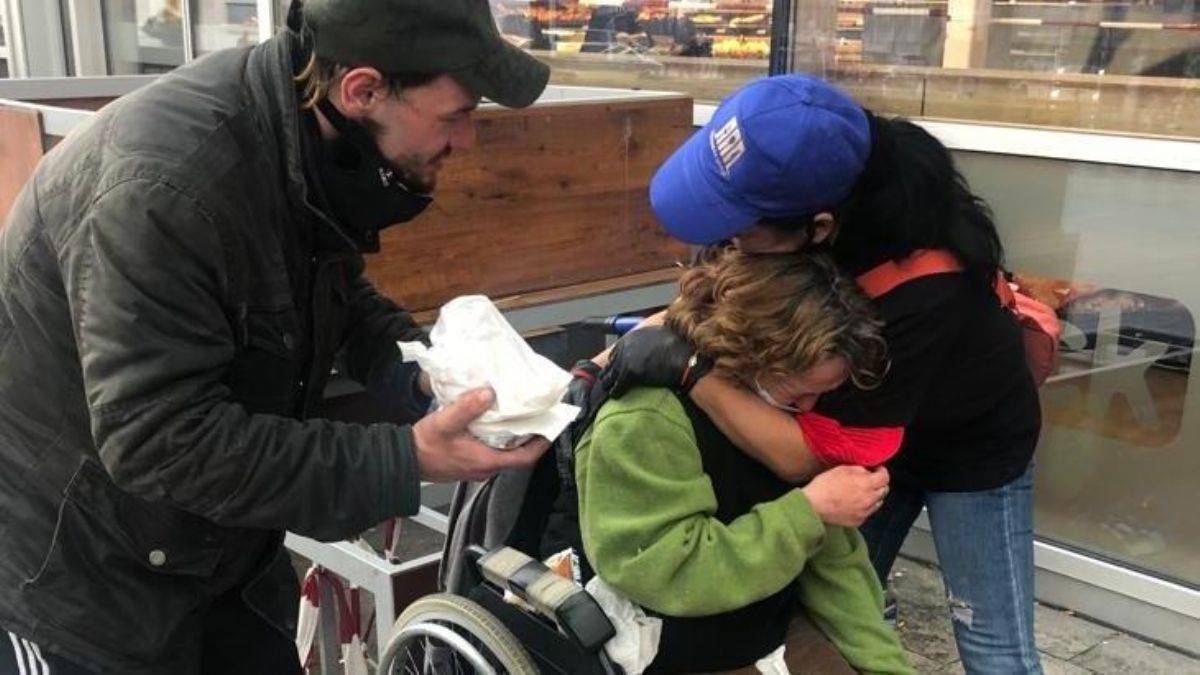 Almanya'daki Türklerden sokakta kalan ihtiyaç sahiplerine yemek