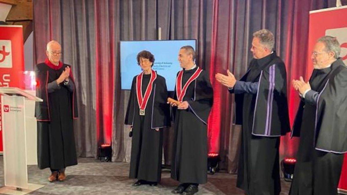 Uğur Şahin ve Özlem Türeci'ye Belçika'dan fahri doktora