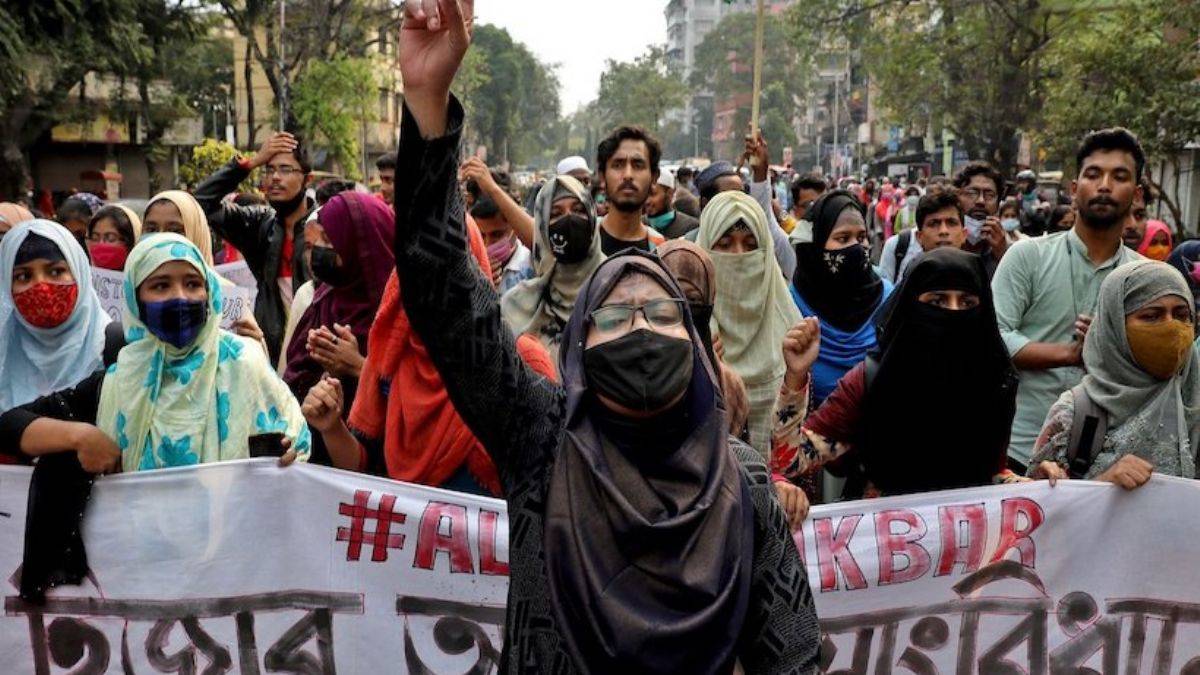 Hindistan'da başörtüsü yasağına tepki