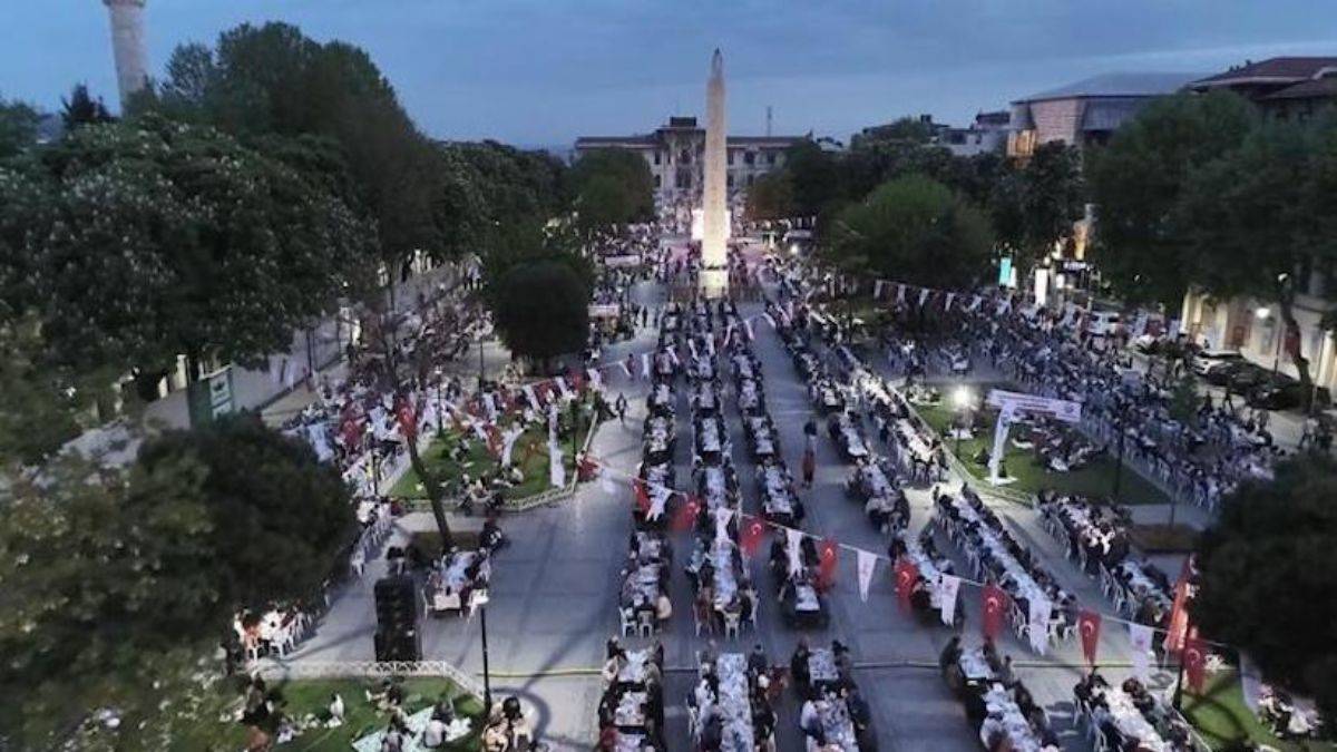 Valiliğin 'Sultanahmet Meydanı' kararına İBB'den ilk açıklama