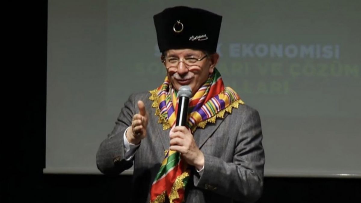 Davutoğlu'ndan ''Atatürk imzalı kalpak'' açılımı!