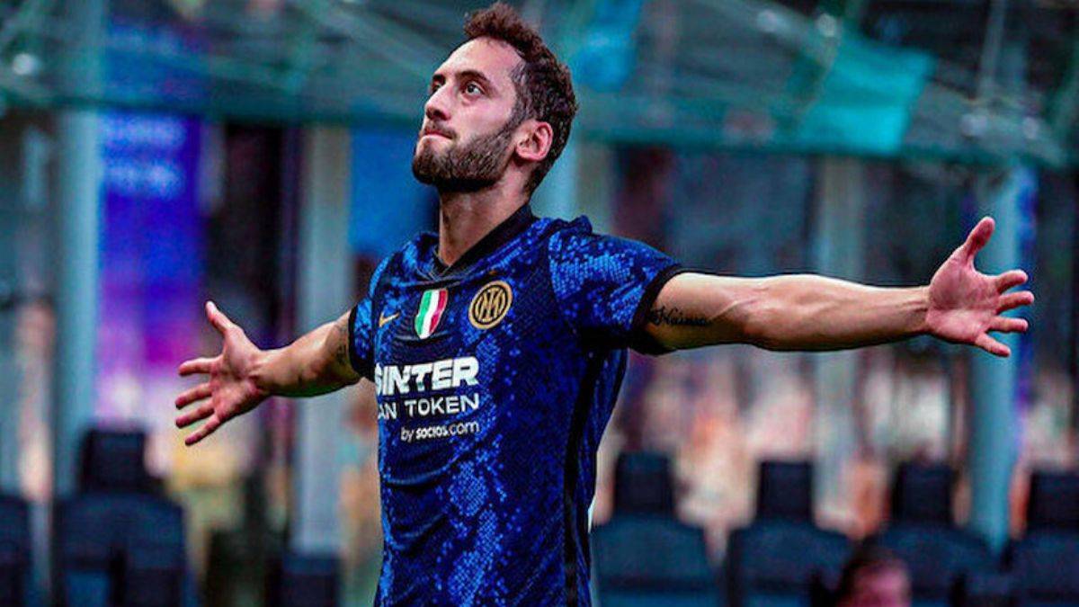 İtalyan basınından Hakan Çalhanoğlu'na övgü