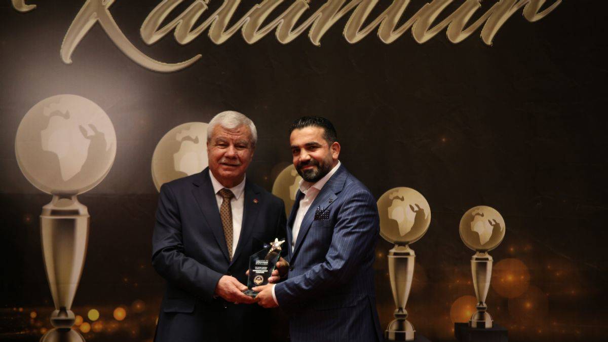 Esperanto Luxury Furniture Üst Düzey Tasarım Mobilya Üreticisi Ödülünün Sahibi Oldu