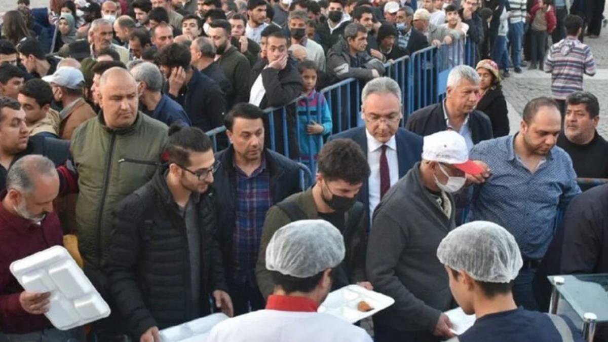Gaziantep'te iftar çadırı nerede? 2022 Gaziantep Şahinbey, Şehitkamil iftar çadırı hangi mahallede? Gaziantep ücretsiz iftar nerede verilir?