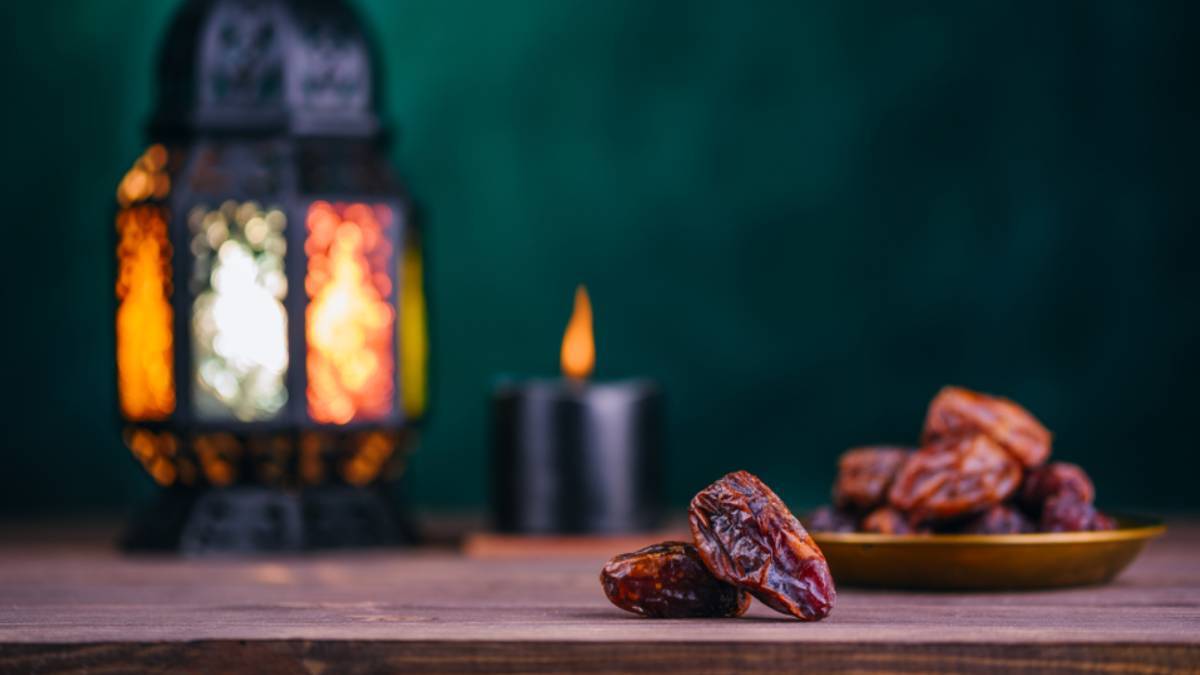 Eşlerin birbirini çıplak görmesi orucu bozar mı? Çıplak birini görmek-bakmak orucu bozar mı?