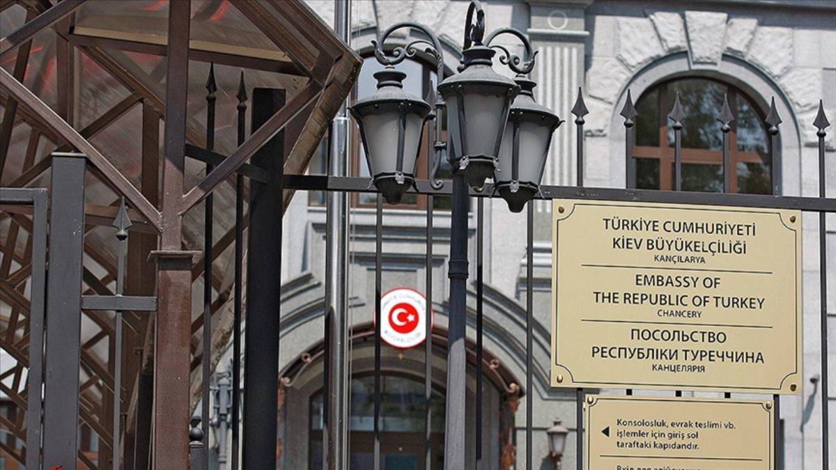 Türk Büyükelçiliği Kiev'e döndü