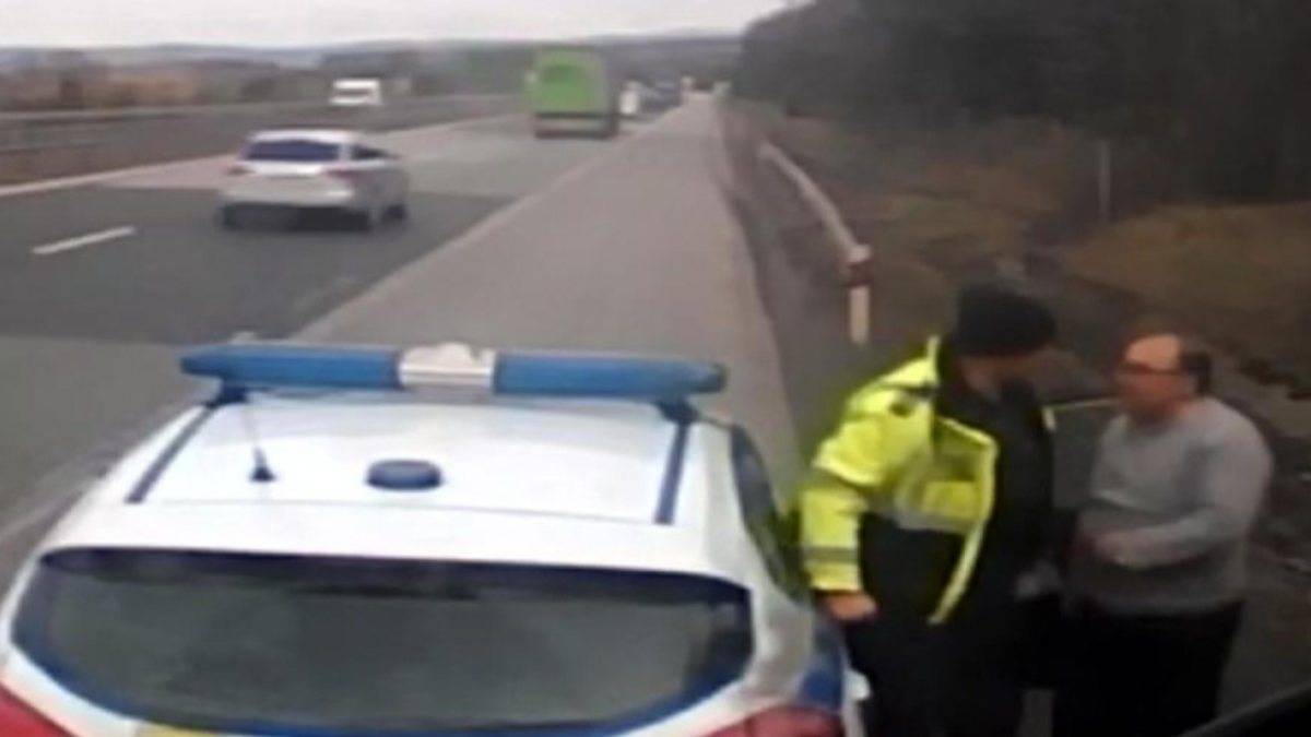 Bulgar polisinden Türk şoföre tokat