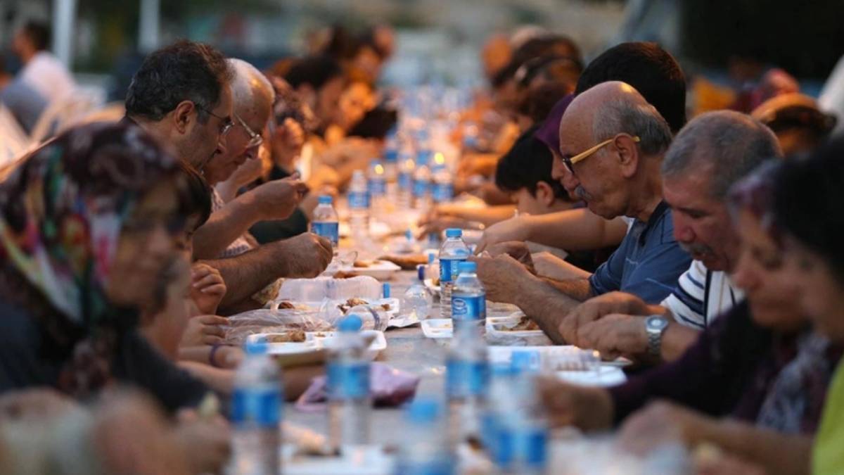 Antalya iftar çadırı nerede? 2022 Antalya'da iftar çadırı nerelerde kuruldu? Antalya ramazan çadırı (mahalle iftar sofrası) hangi ilçe ve mahallede var?