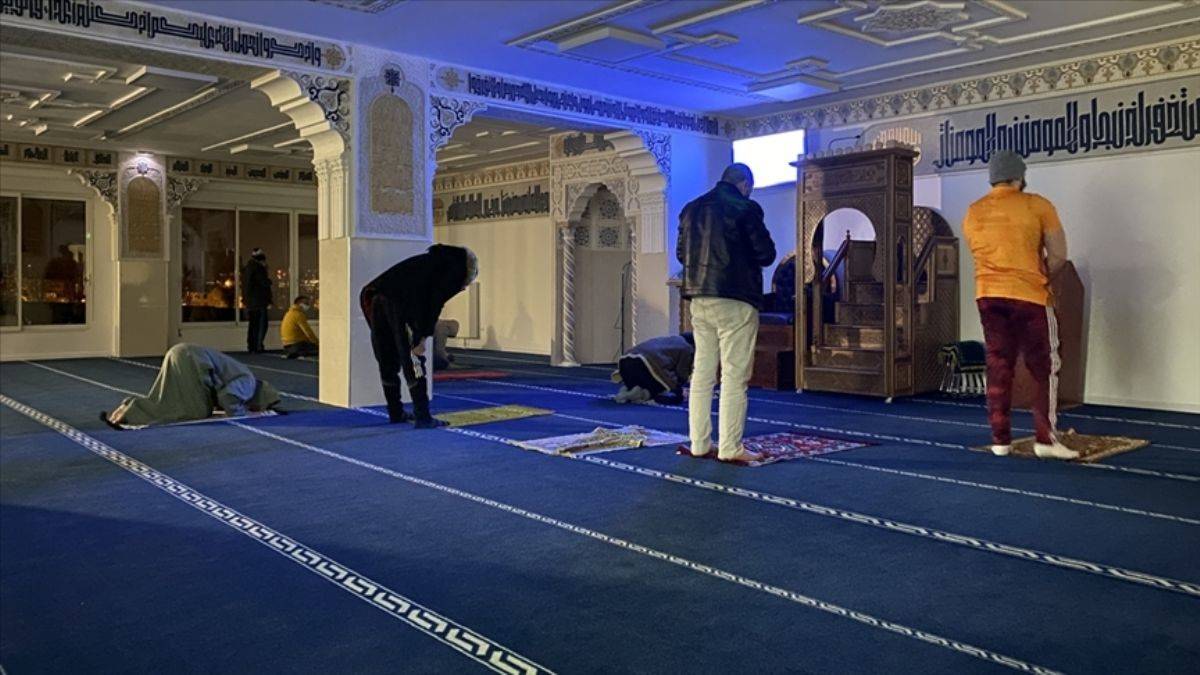 Fransa’da iki cami daha kapatıldı