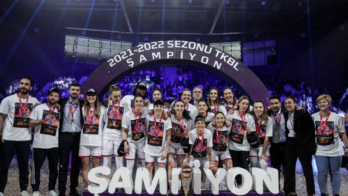 Emlak Konut Kadın Basketbol A Takımı Süper Lig’e yükseldi