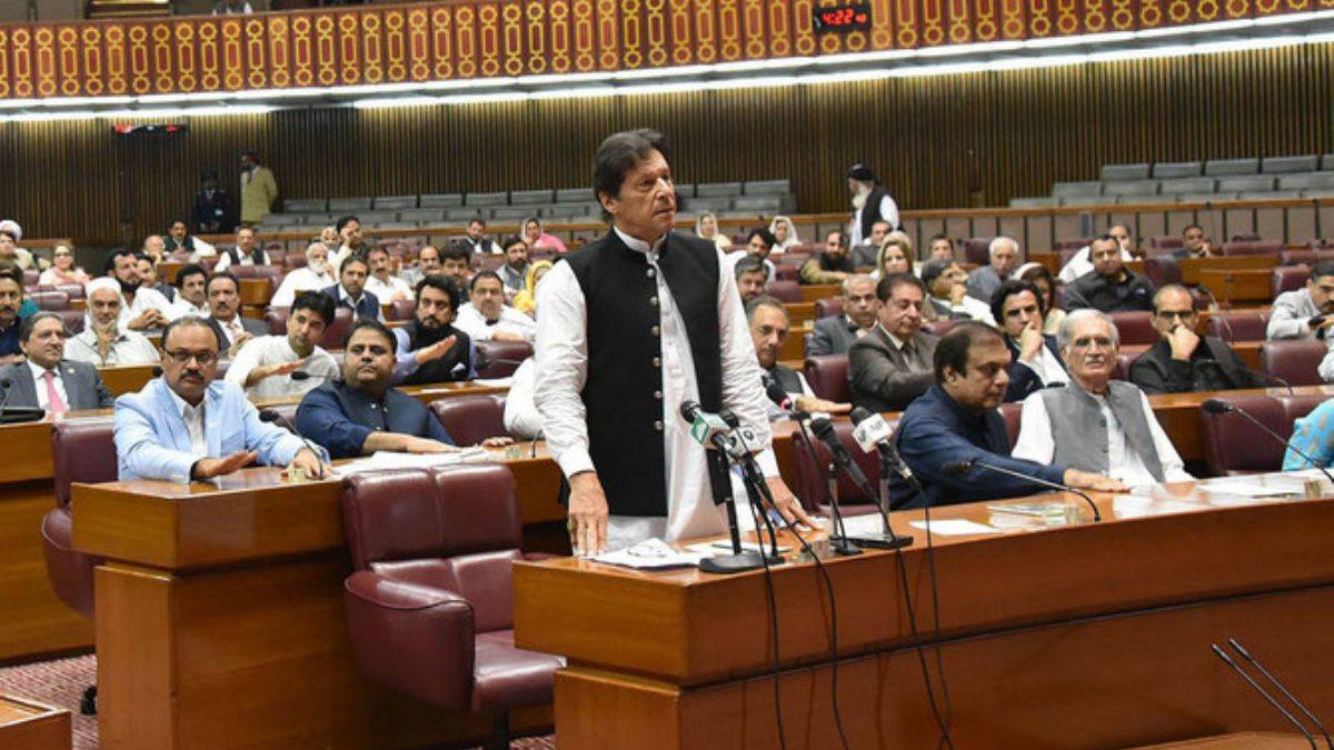 Pakistan’da güvensizlik oylaması; Meclis Başkanı istifa etti