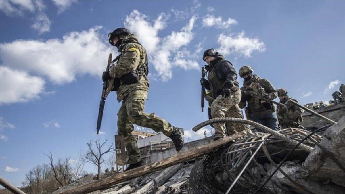 Rusya: Ukrayna'daki S-300 sistemlerini roketlerle vurduk