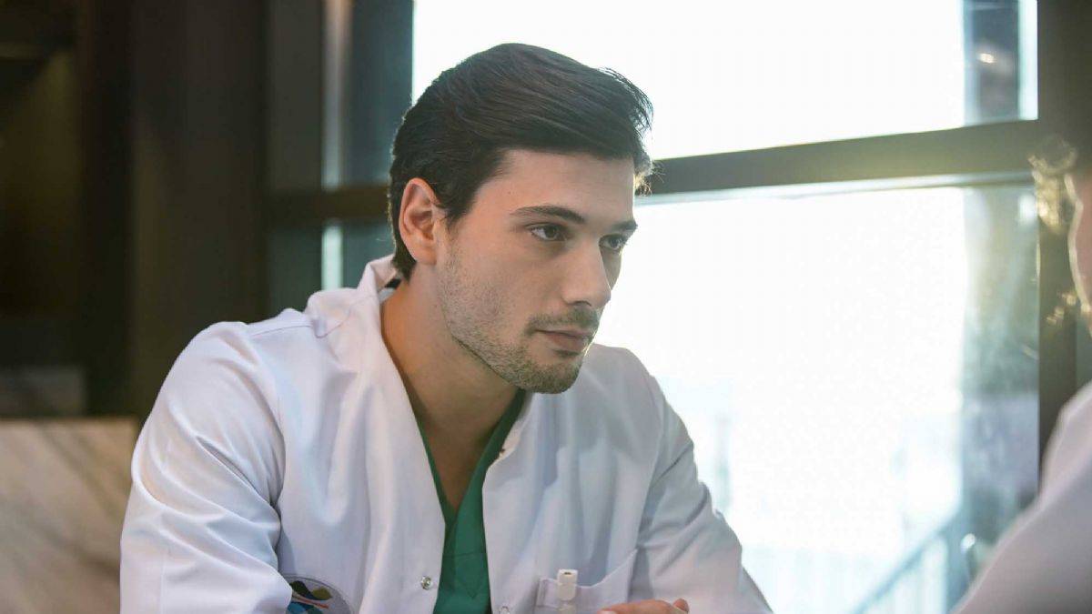 Deniz Can Aktaş kimdir? Kasaba Doktoru Ömer kimdir? Deniz Can Aktaş boyu, yaşı, sevgilisi, kilosu, memleketi, hayatı...