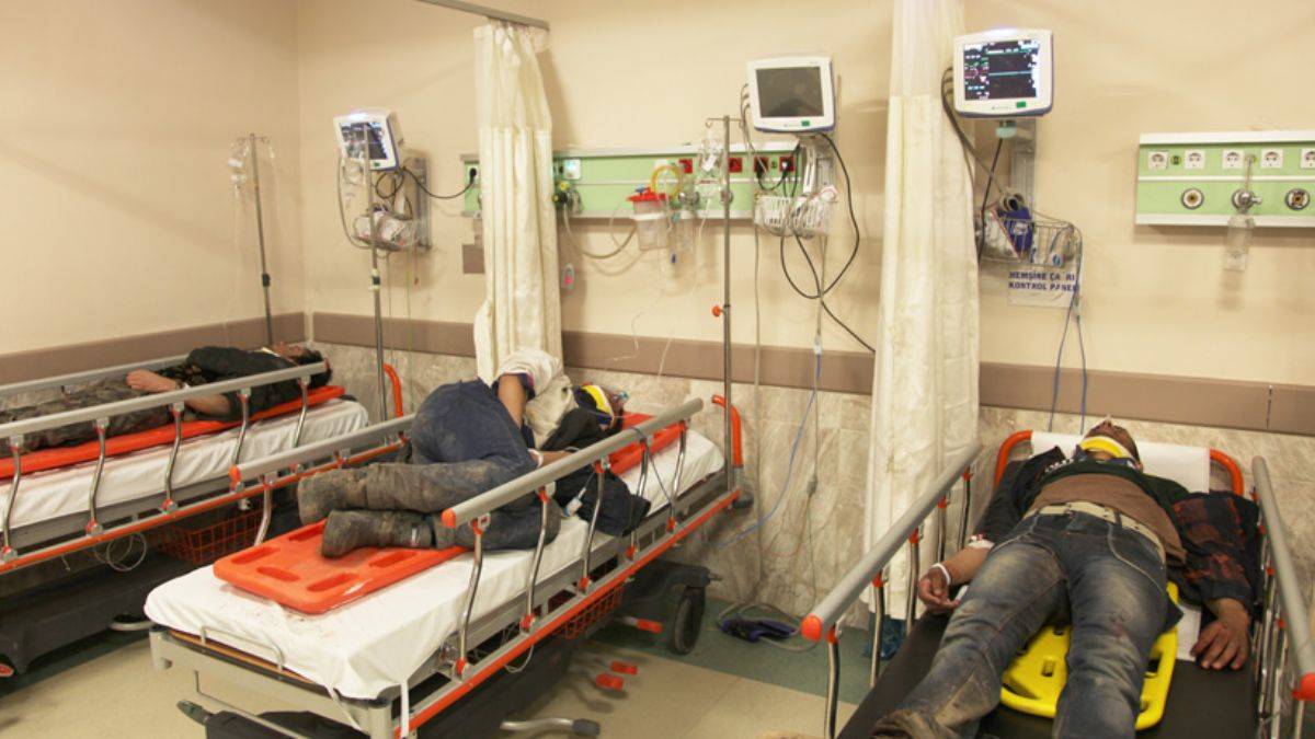 Bitlis'te göçmenlerin bulunduğu minibüs takla attı: 4 ölü, 25 yaralı