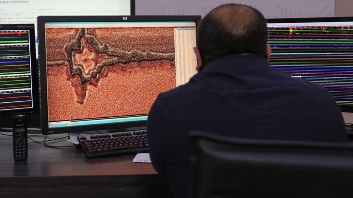 Karadeniz’de deprem! İstanbul’da da hissedildi