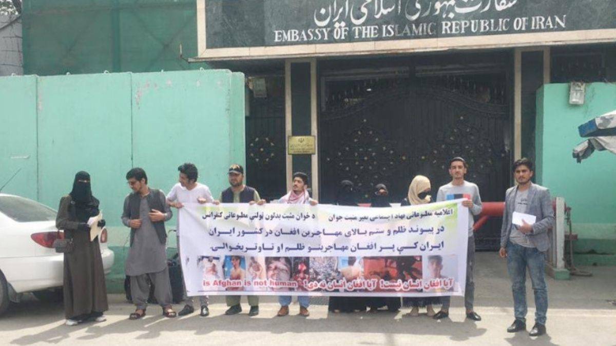 İran'daki Afgan göçmenlere yönelik şiddet Kabil'de protesto edildi