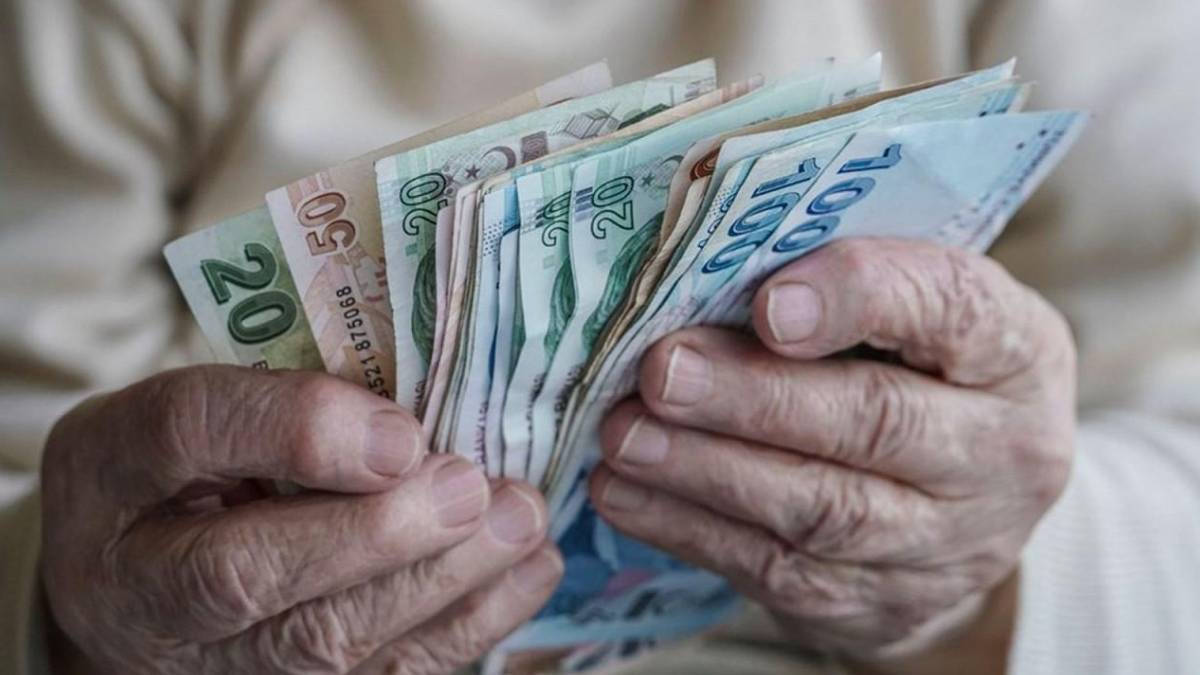 Emekli bayram ikramiyesine ne kadar zam gelecek? 2022 Emekli ikramiyesi 1500 TL mi, 1750 lira mı olacak?