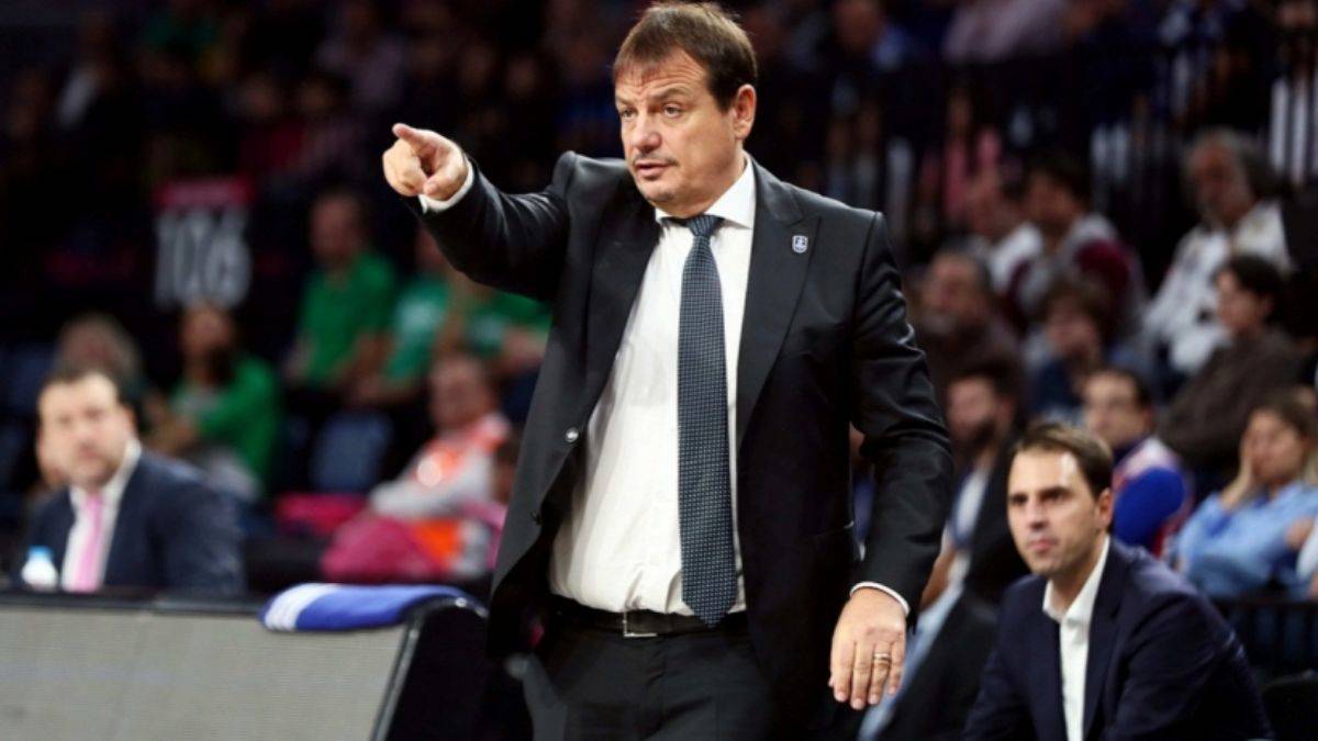 A Milli Erkek Basketbol takımı Başantrenörü Ergin Ataman kimdir? Ergin Ataman Anadolu Efes'ten ayrıldı mı ?