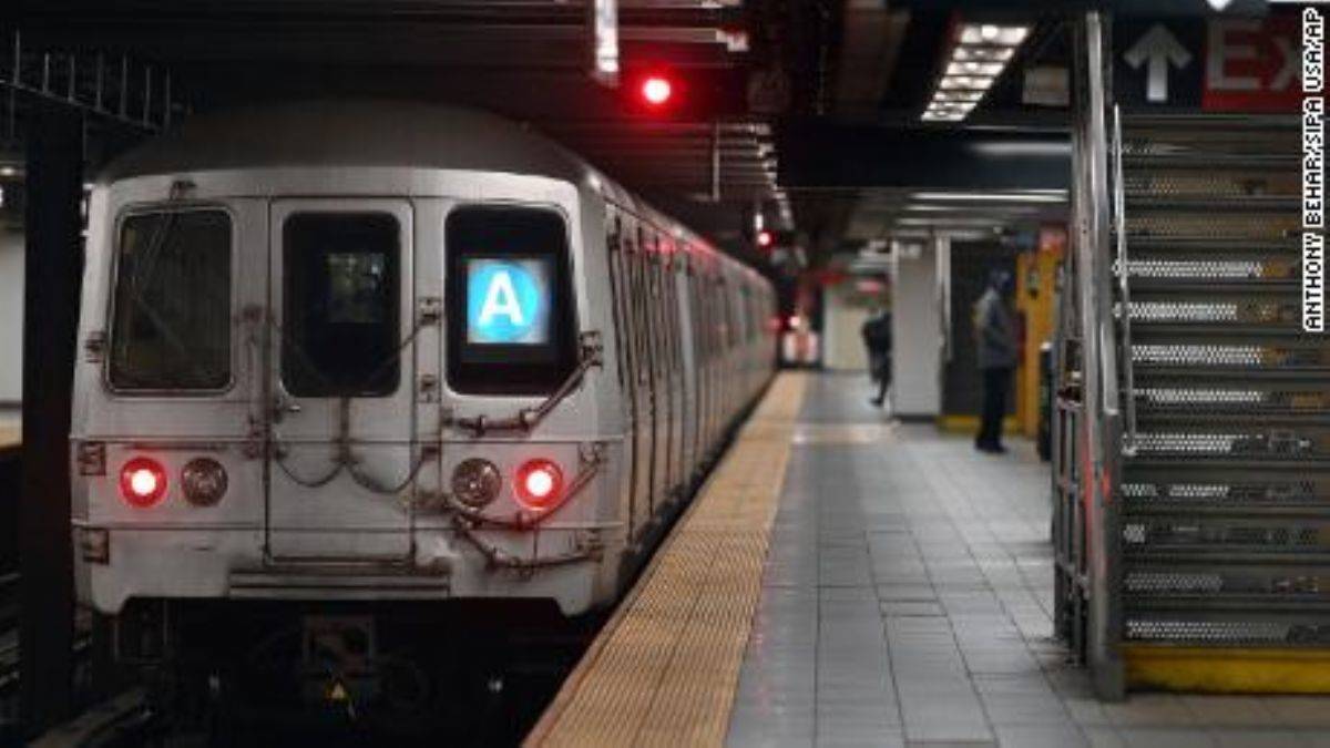 New York metrosunda silahlı saldırı; en az 5 ölü