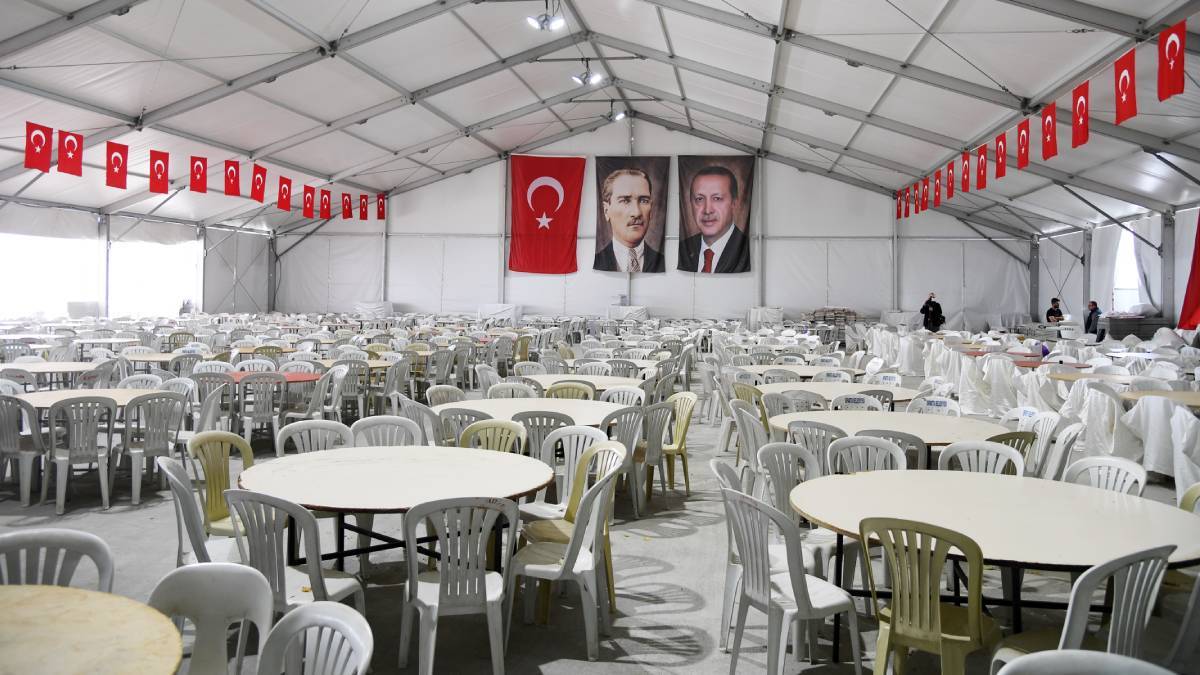 Manisa iftar çadırı 2022 | Manisa iftar (Ramazan) çadırı nerelerde, hangi ilçelerde var? Manisa'da iftar çadırı var mı?