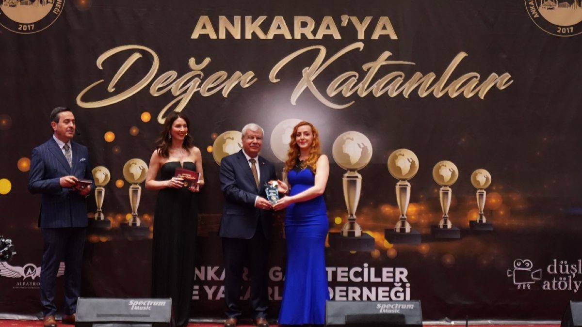 SK Deterjan Pazarı iki ödülün sahibi oldu, Yılın Ekonomiye Katkı Yatırımı ve Yılın En İyi Çıkış Yapan Markası seçildi