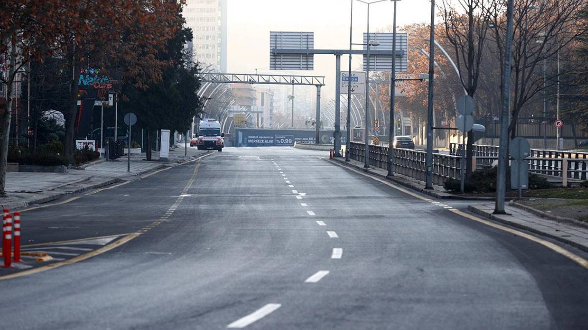 17 Nisan Pazar İstanbul'da hangi yollar kapalı? İstanbul'da yollar neden kapalı, ne zaman açılacak? (Fatih,Beşiktaş,Beyoğlu,Sarıyer)