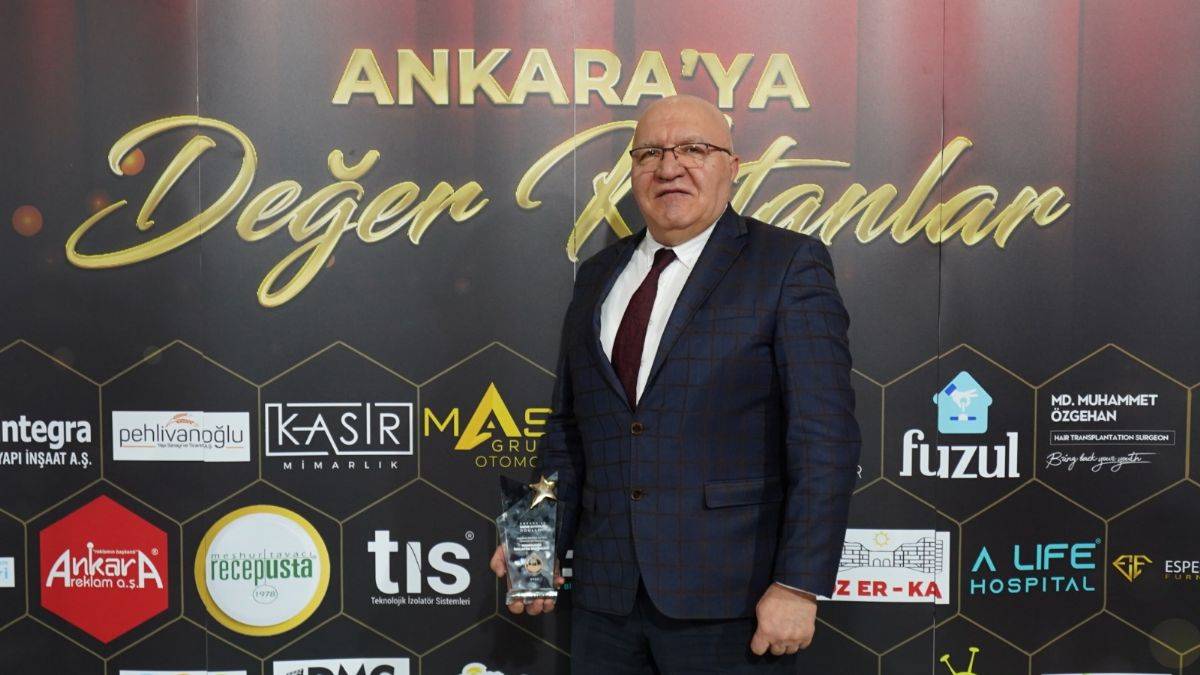 Teknolojik İzolatör Sistemleri, Yaşama Değer Katan Teknoloji ödülünün sahibi oldu, ödülü Yönetim Kurulu Başkanı Ahmet Şuyun aldı