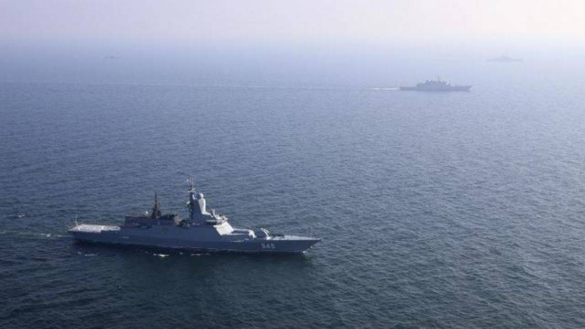 Rusya'dan Japon Denizi’nde gövde gösterisi