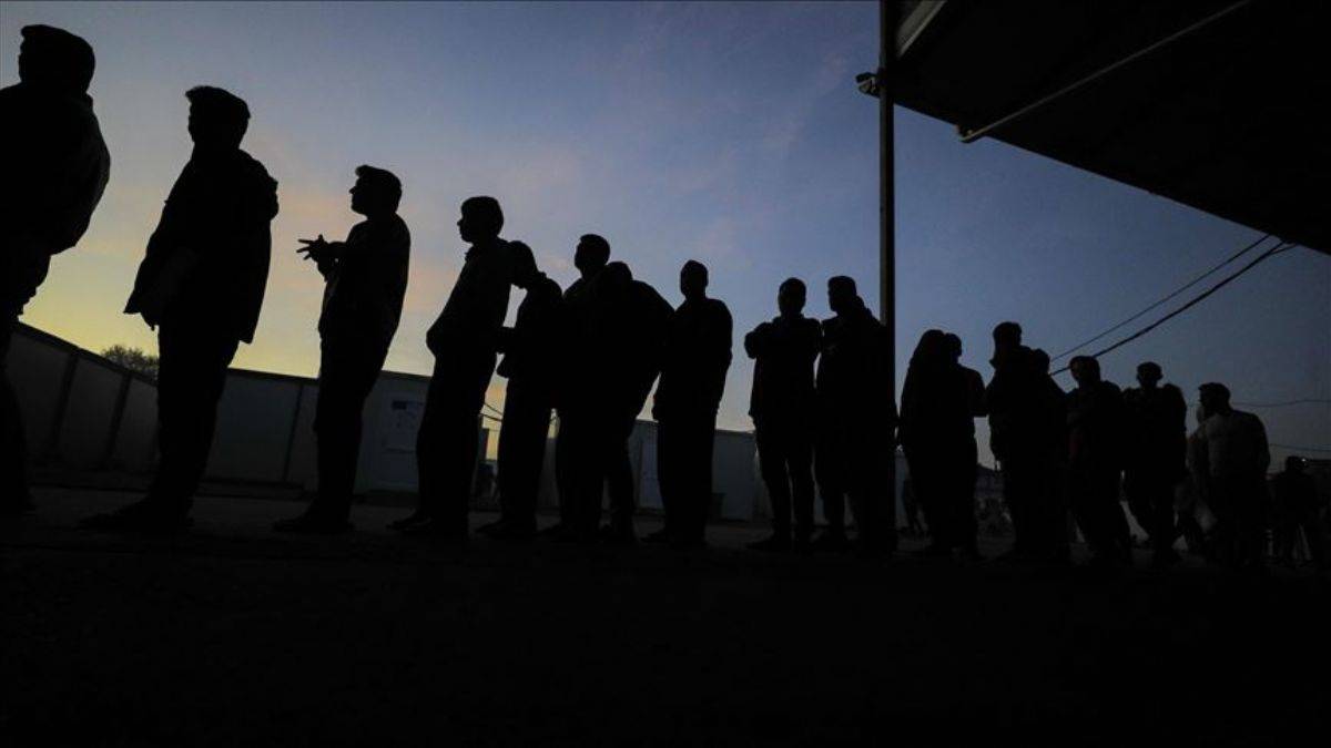 İçişleri Bakanlığı duyurdu! Düzensiz göçmenlere operasyon