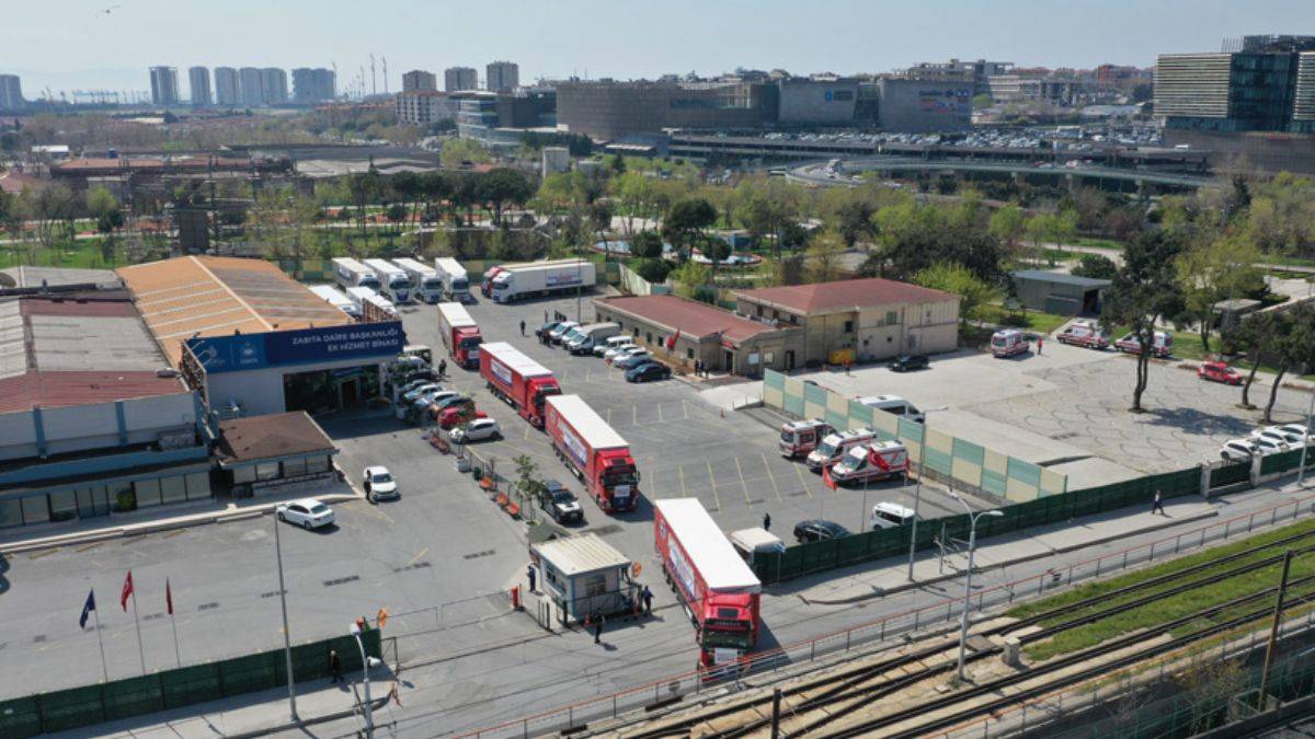 İmamoğlu, yardım tırlarını Varşova’da karşılayacak