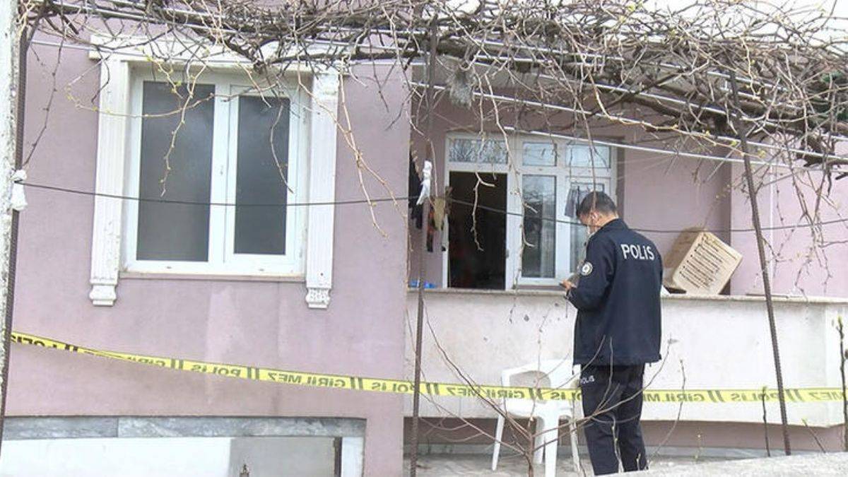 Evinde ölü bulundu