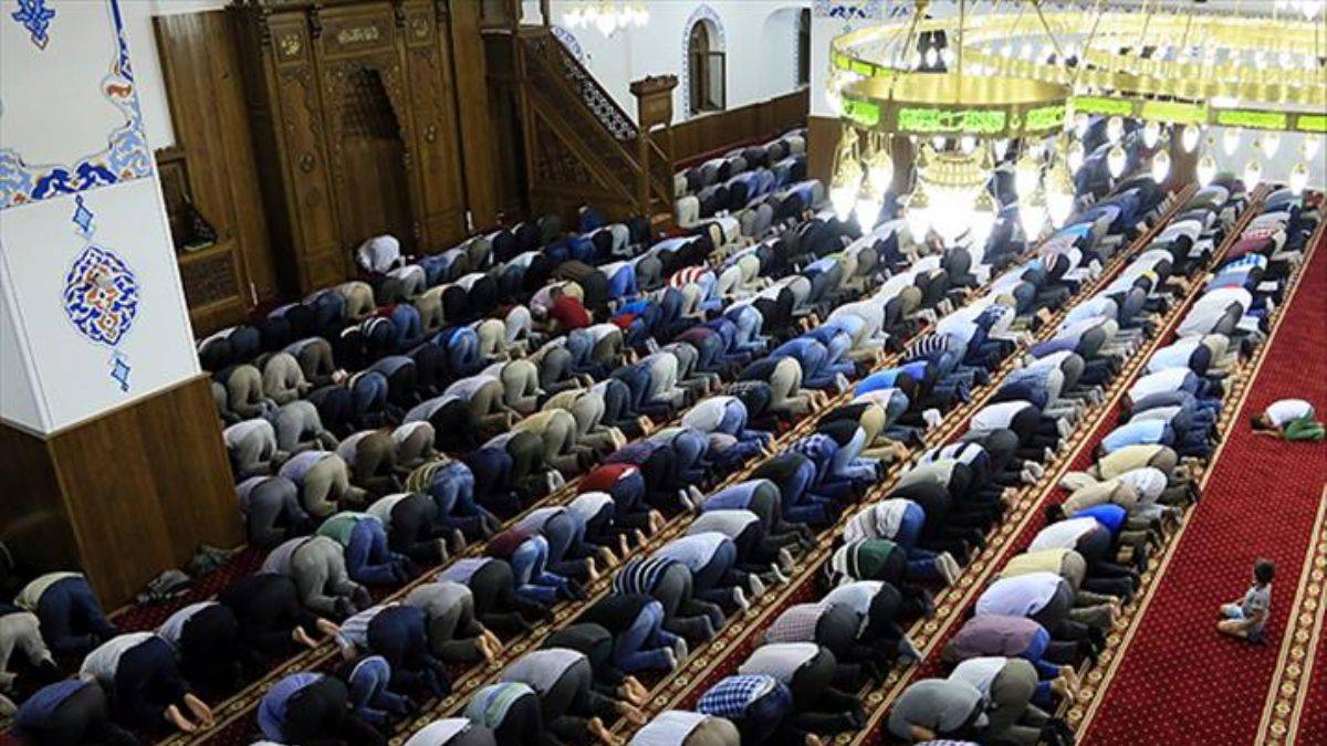 Yatsı namazından önce teravih namazı kılınır mı? Teravih namazından önce vitir kılınır mı? Teravih vakti sabit midir?