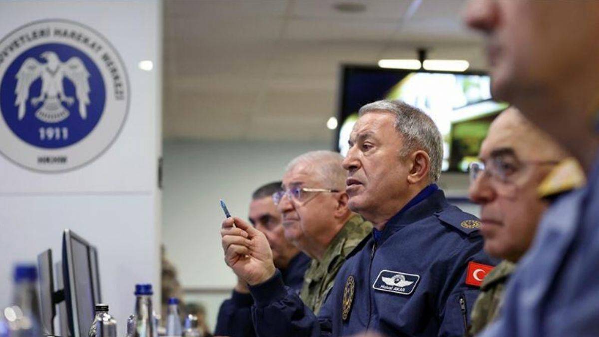 Bakan Akar duyurdu: Kuzey Irak'ta Pençe Kilit Operasyonu başladı!