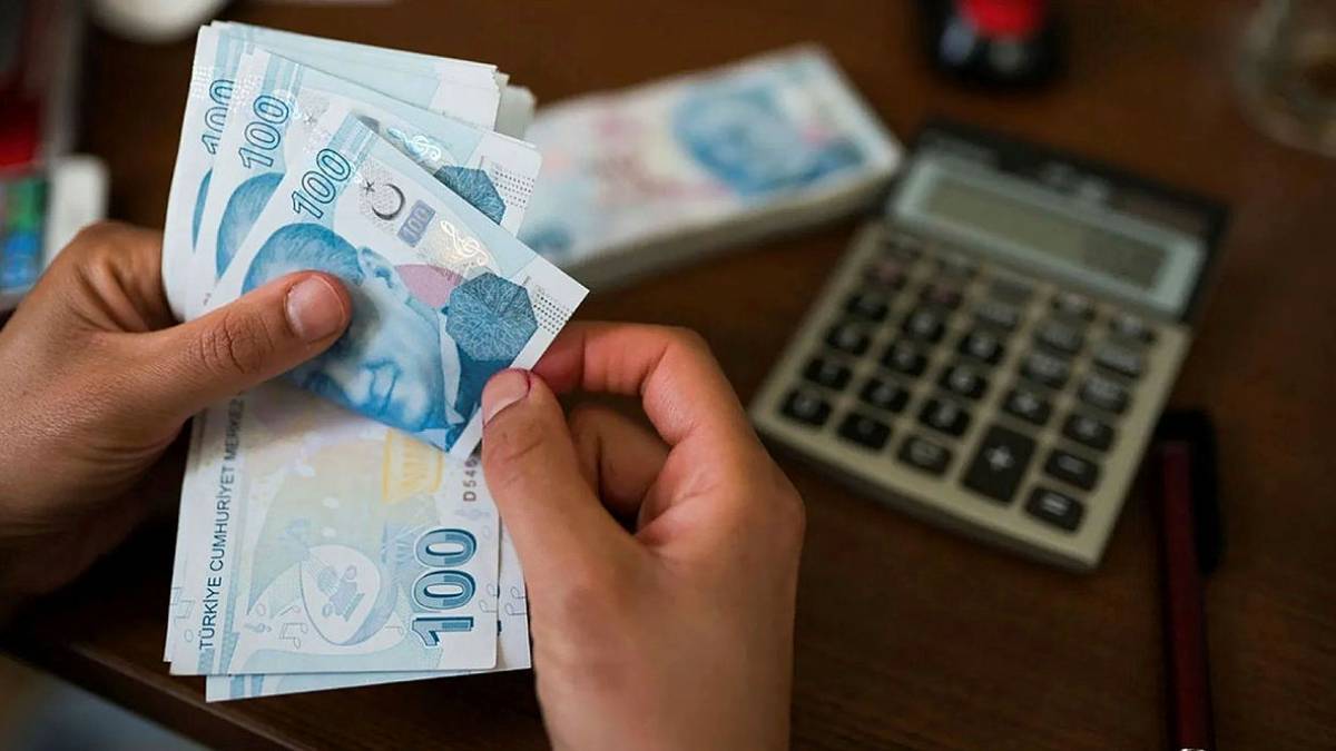 Emekli bayram ikramiyesi 2500 TL mi olacak? Bayram ikramiyesi kaç lira ? Emekli bayram ikramiyesi 2 bin TL olur mu?