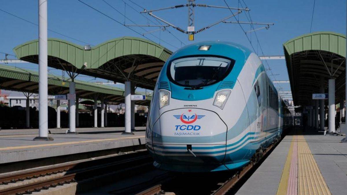 Yüksek hızlı tren seferleri zamlandı