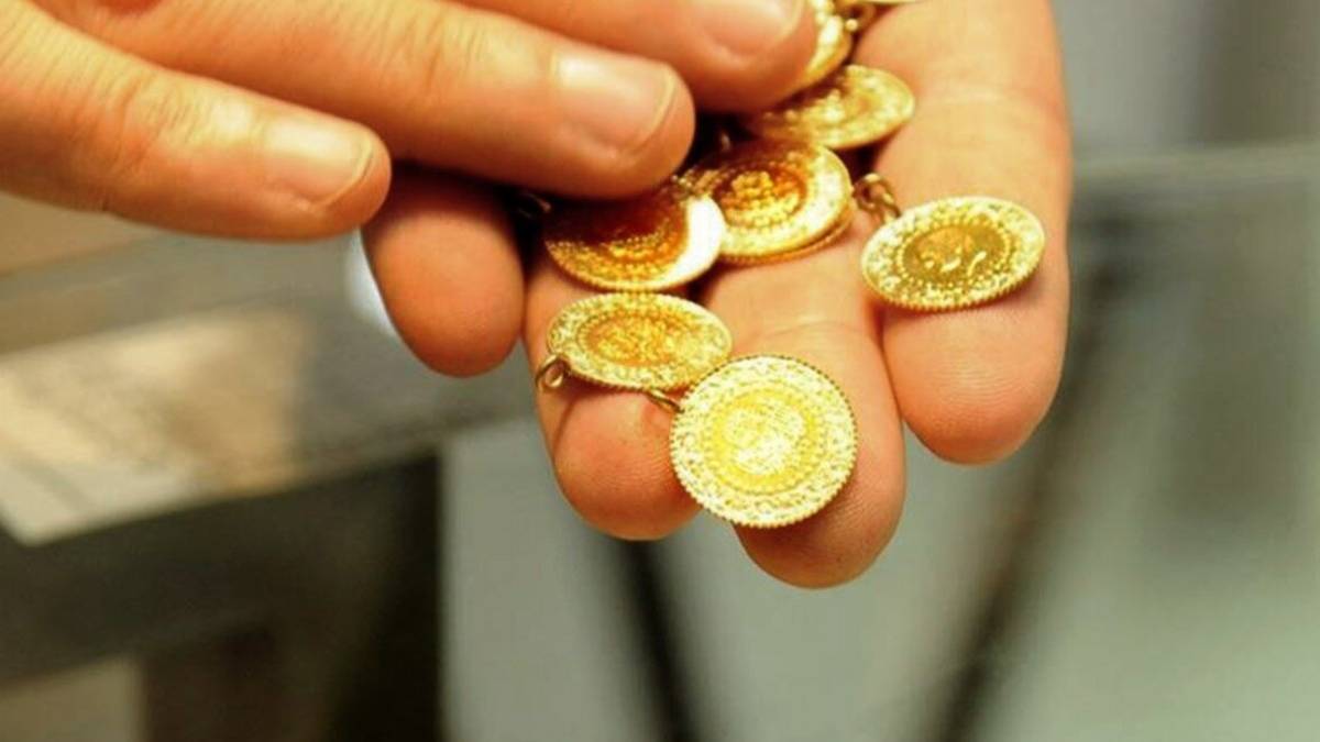 Altın düşmeye devam eder mi? Gram altında düşüş sürer mi? Altın neden düşüyor? Nisan'da altın iner mi, çıkar mı?